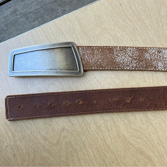 Le Chateau Brown Leather Shabby Distressed Belt With Silver Tone Buckle Sz S - Picture 9 of 16